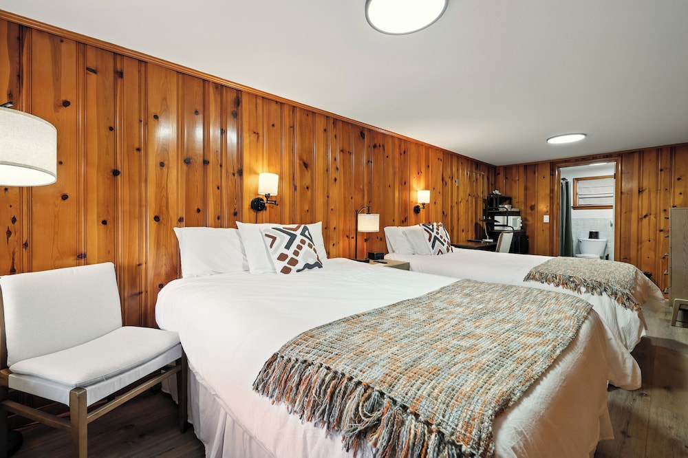 Hillside Motel LLC - photo 78