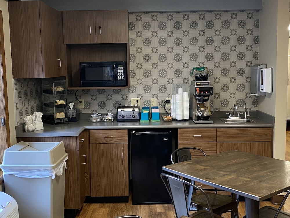 The Center Inn - photo 38