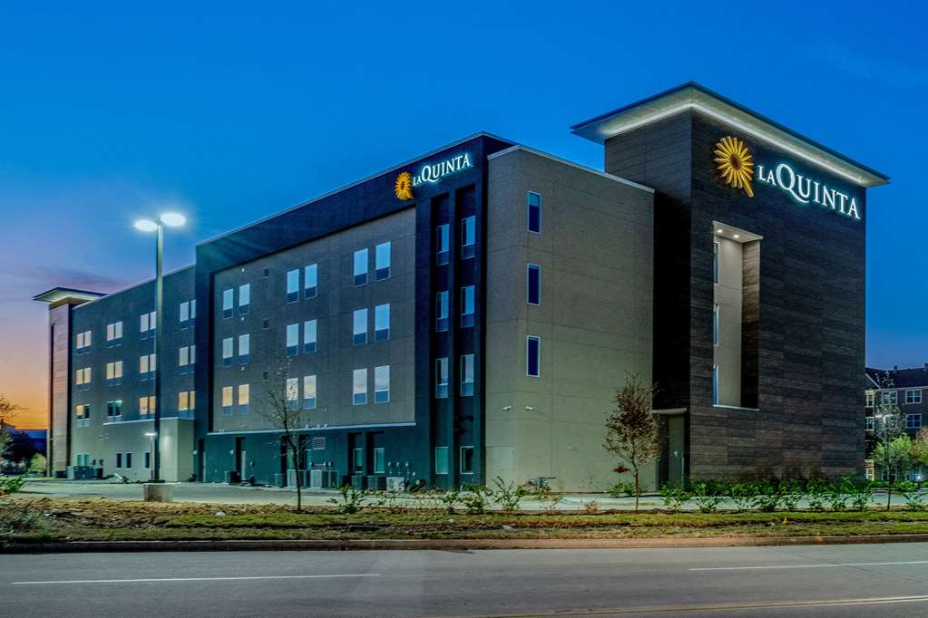 La Quinta Inn & Suites by Wyndham Katy - photo 4