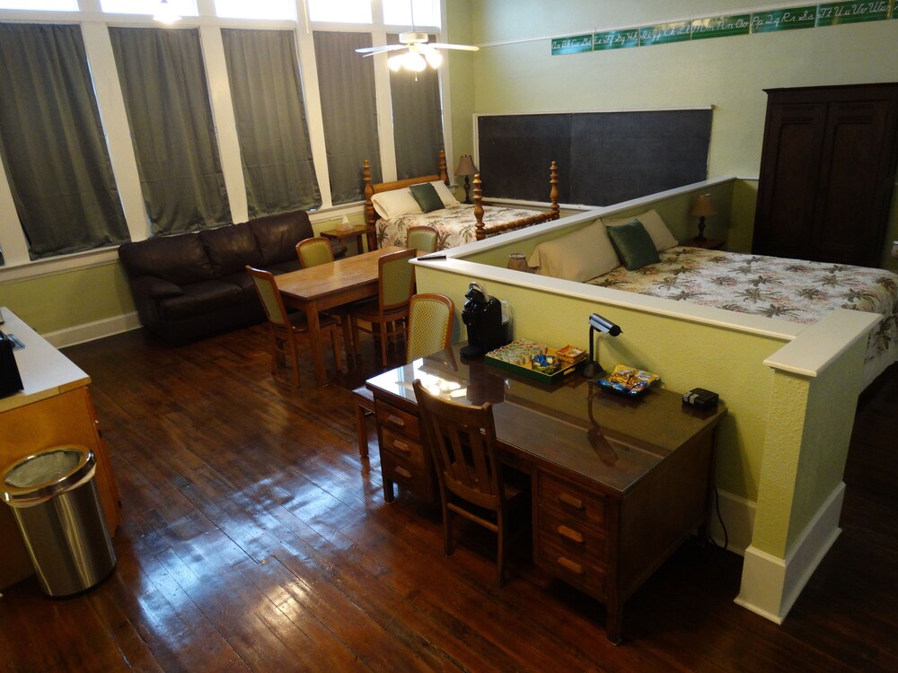Davie School Inn - photo 35