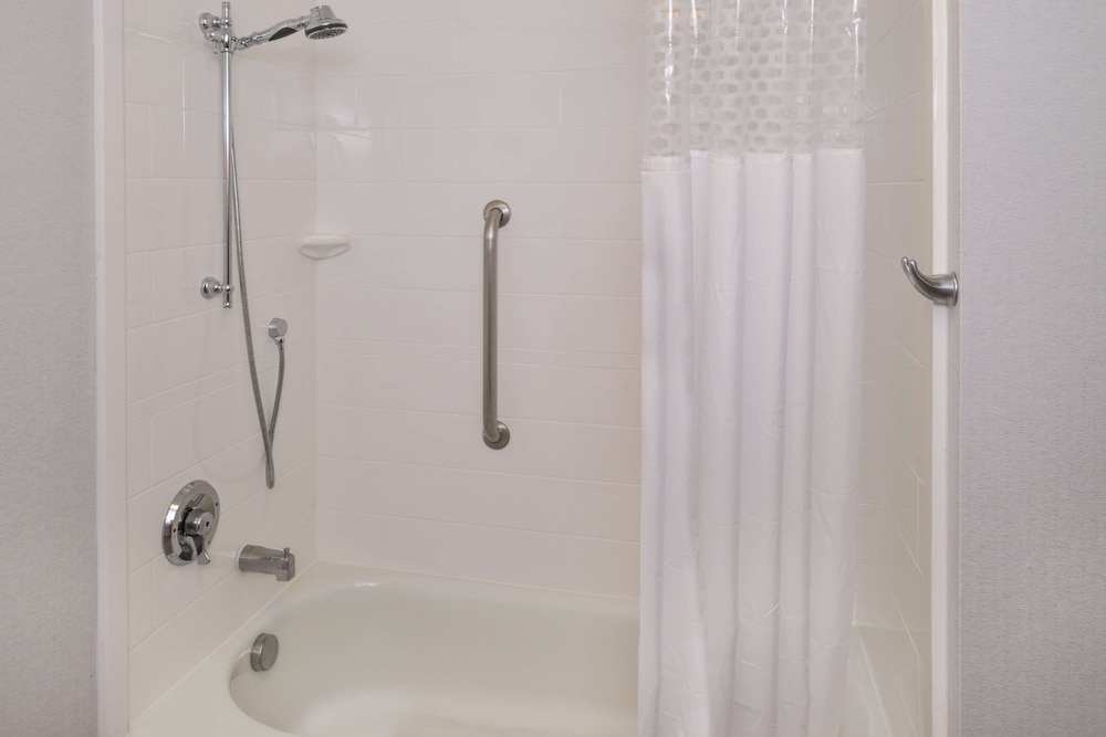 Hampton Inn & Suites Denver Speer Boulevard - photo 24