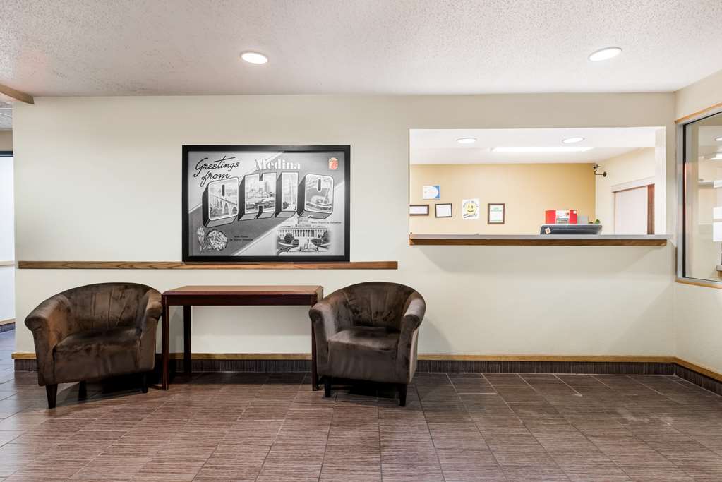 Super 8 by Wyndham Medina - photo 5