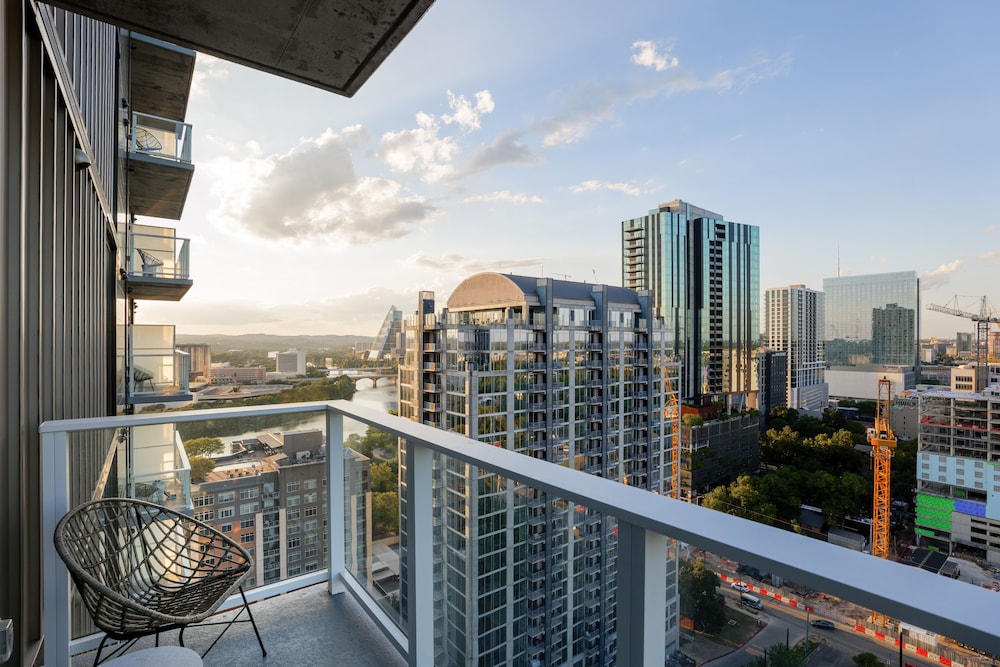 Austin Condo Hotel - photo 680