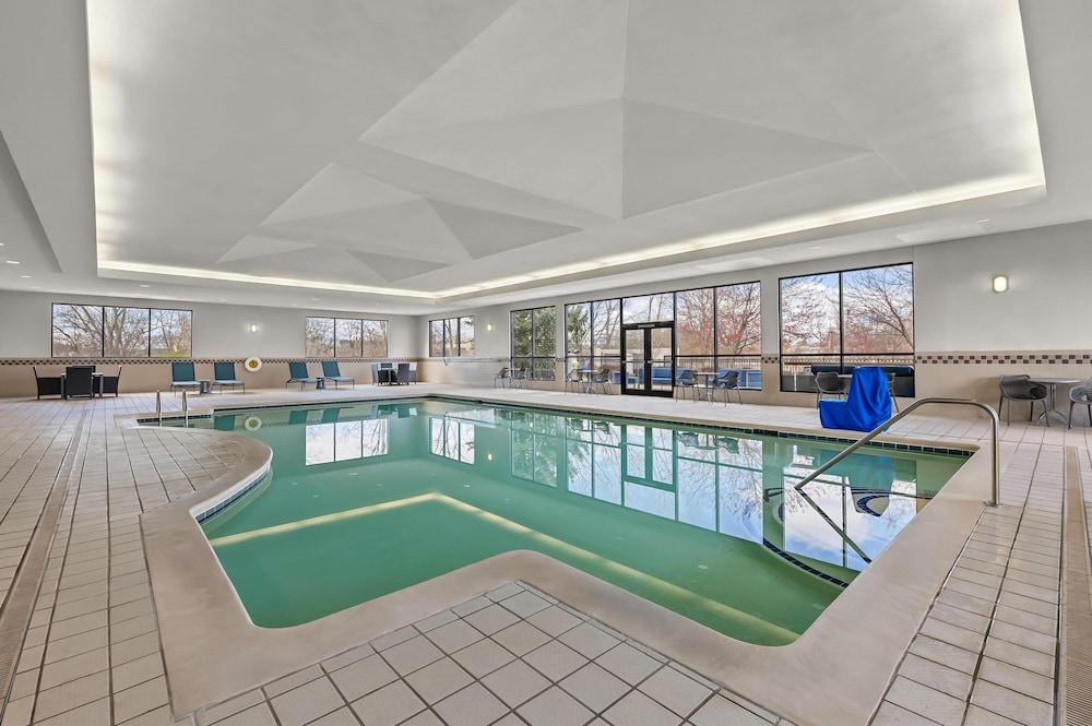 Hampton Inn Toledo South Maumee - photo 21