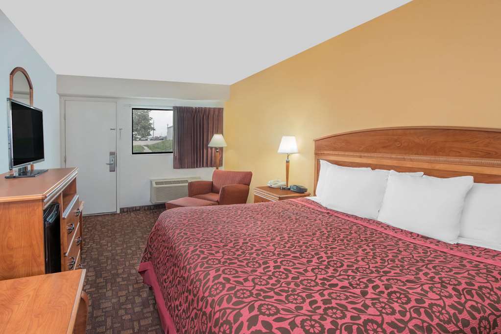 Days Inn by Wyndham Kingdom City - photo 10