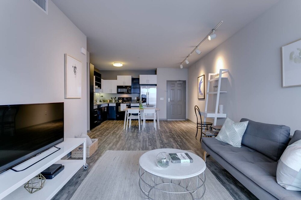 One Bed 1bath Private Balcony Walk TO Beach - photo 14