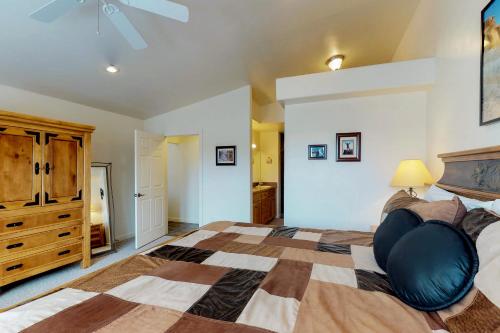 Rim Village - photo 17