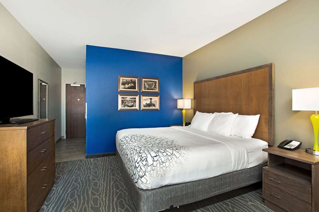 La Quinta Inn & Suites by Wyndham Page at Lake Powell - photo 39