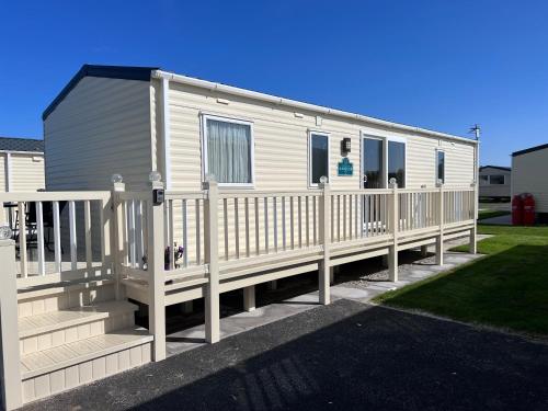 PG174 Golden Palm Resort 8 Berth Caravan With Decking in Chapel Saint Leonards, United Kingdom