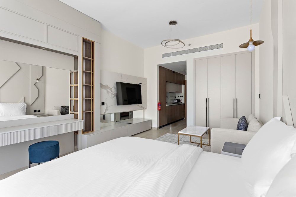 Lux Studio in Arjan With Pool and Full Amenities — 4-Star Luxury Hotel in Dubai, United Arab Emirates