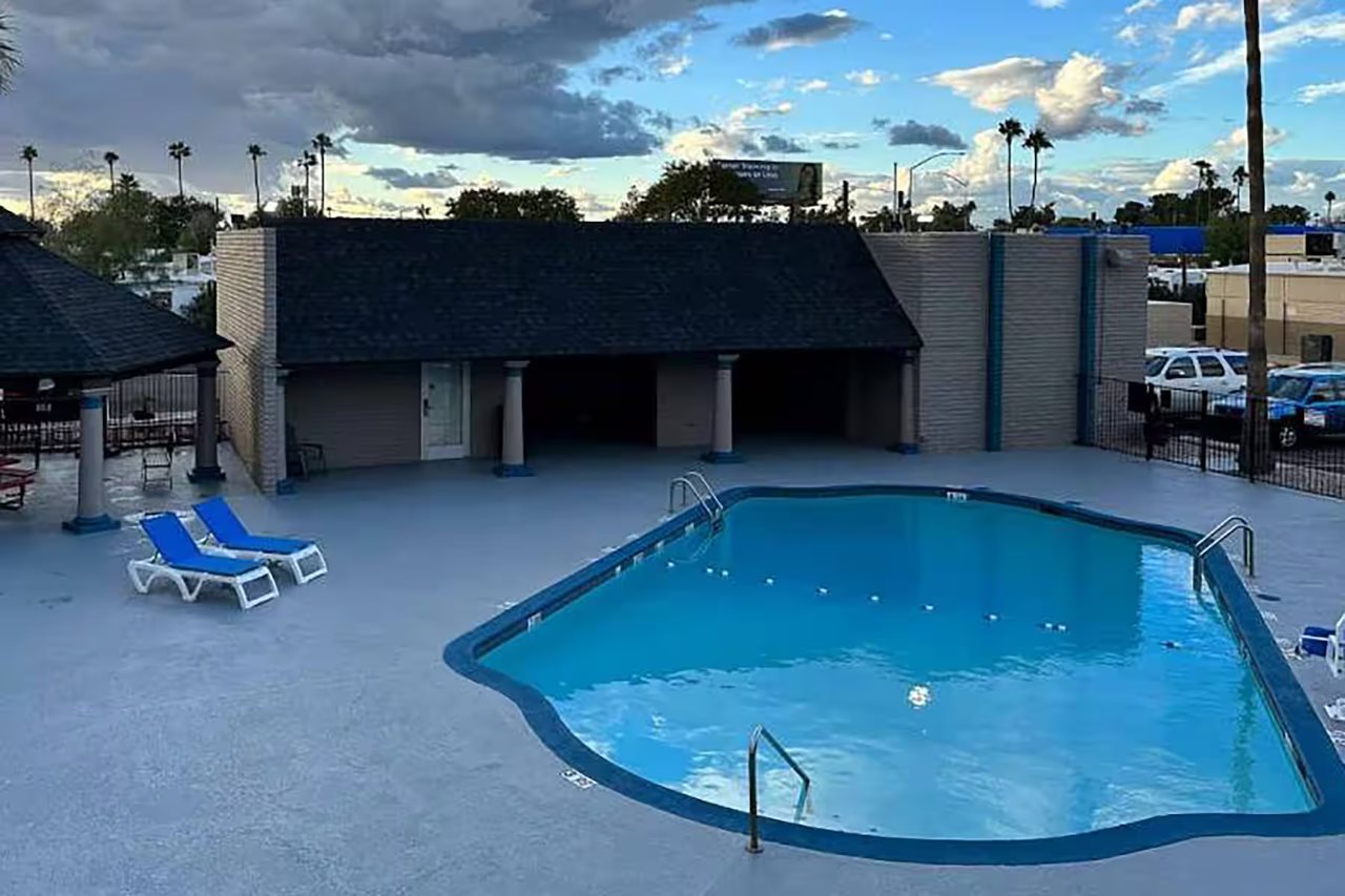 Super 8 by Wyndham Mesa Downtown Near Convention Center - photo 5