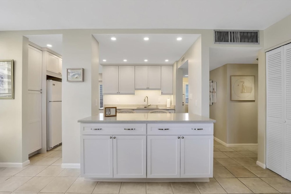 South Seas Tower 3 603 - photo 10