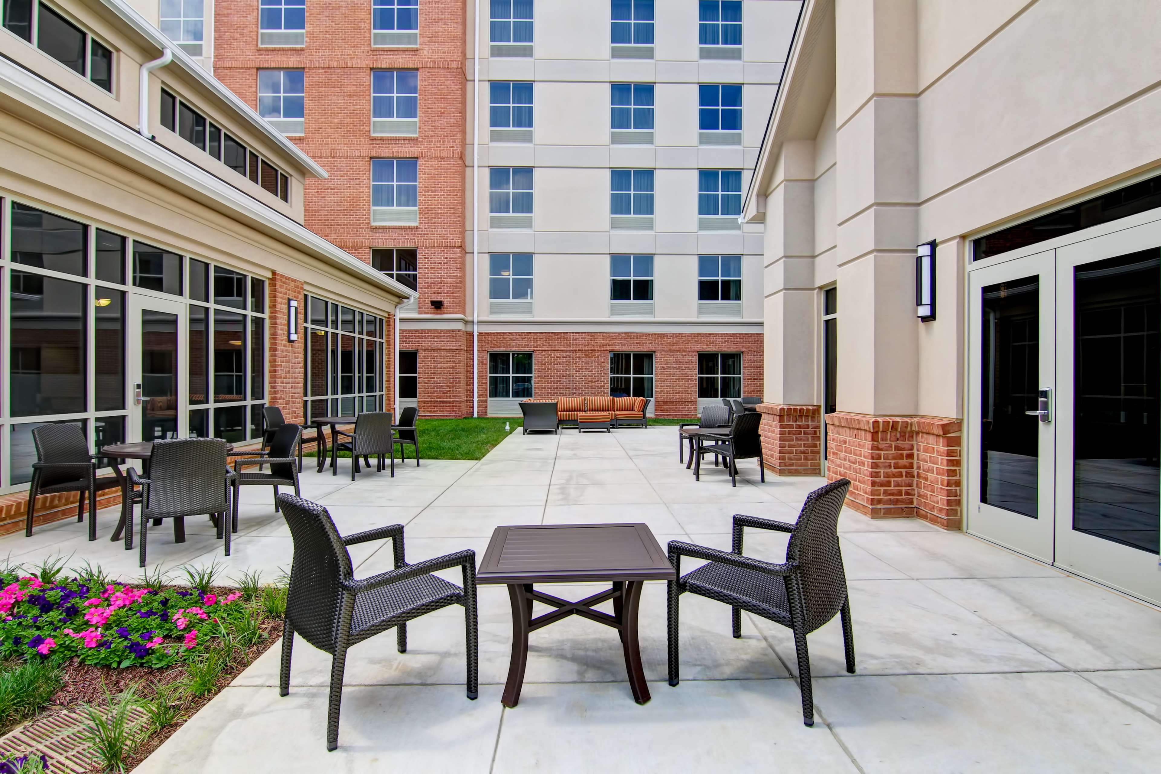 Homewood Suites by Hilton Woodbridge - photo 3