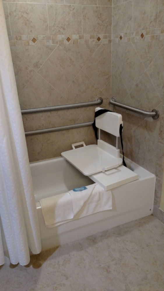 Holiday Inn Express Hotel & Suites PERRY by IHG - photo 42
