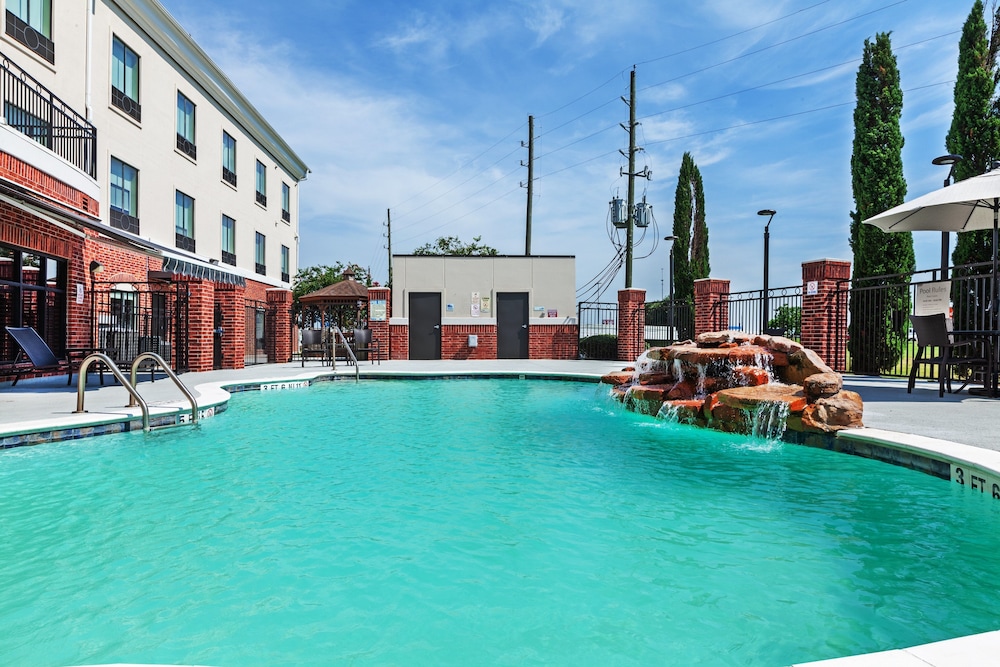 Holiday Inn Express & Suites Sealy by IHG - photo 7