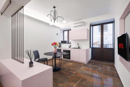 A Casa di Giulia elegante loft in centro storico — 4-Star Luxury Hotel in Palermo, Italy