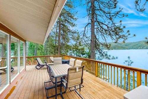 Dock Deer Lake Access Fishermens Paradise — 4-Star Luxury Hotel in Spokane, United States