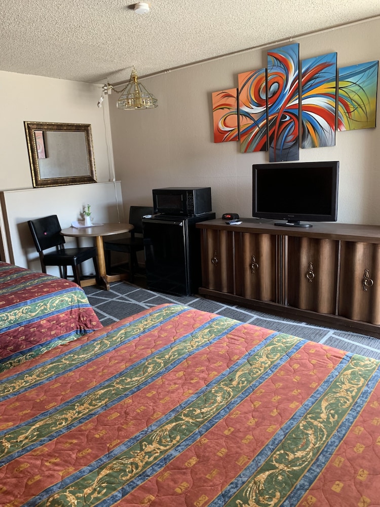 Motel 8 Las Vegas - photo 13