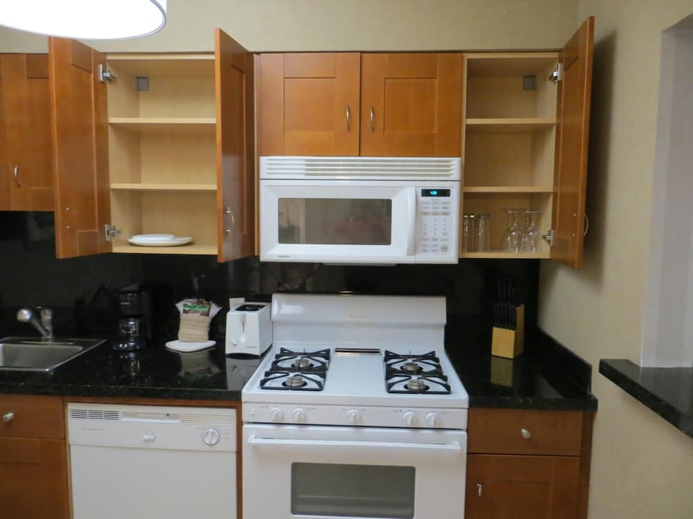 7 Springs Inn & Suites - photo 25