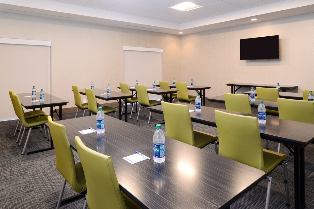 Holiday Inn Express & Suites St. Petersburg Madeira Beach by IHG - photo 64
