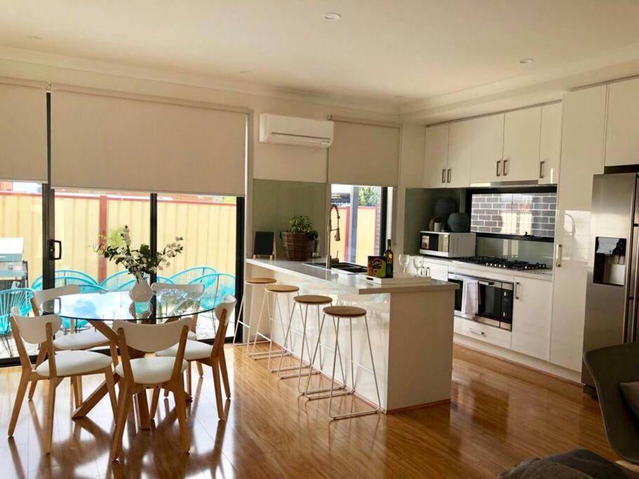 D111 Special Melbourne retreat — hotel in Braybrook