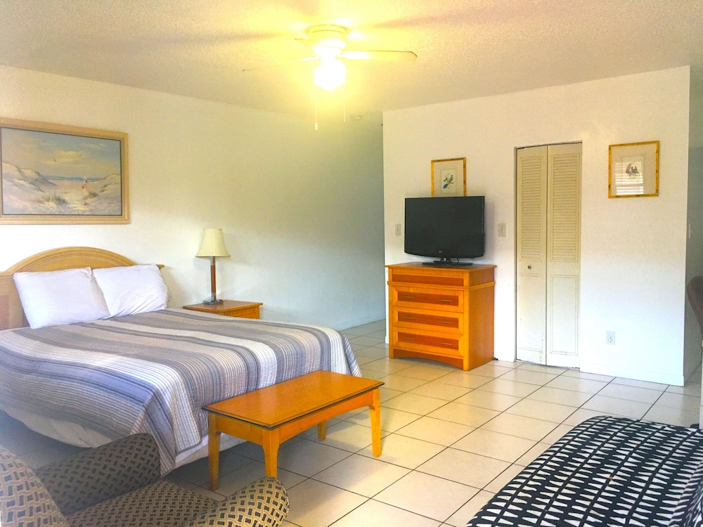 Richard's Pet Friendly Motel - photo 2
