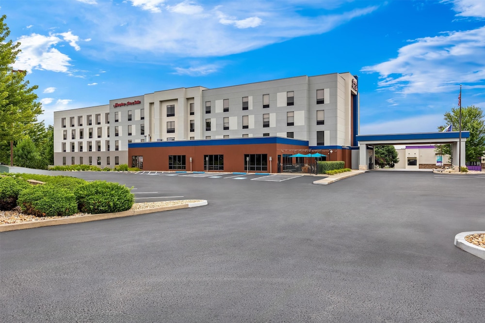 Hampton Inn & Suites Grove City in Mercer, United States