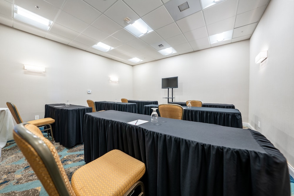 Crowne Plaza Ventura Beach by IHG - photo 101