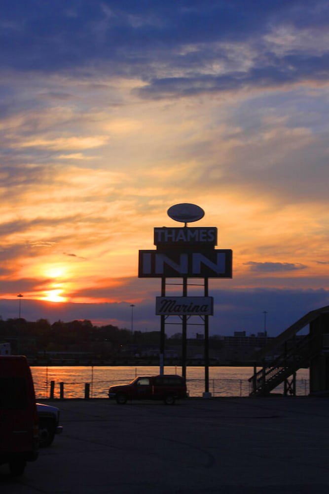 Thames Inn & Marina - photo 14
