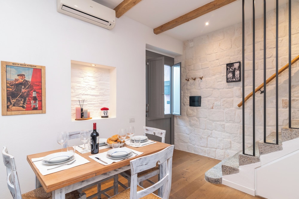 David House In The City Center — 4-Star Luxury Hotel in Olbia, Italy
