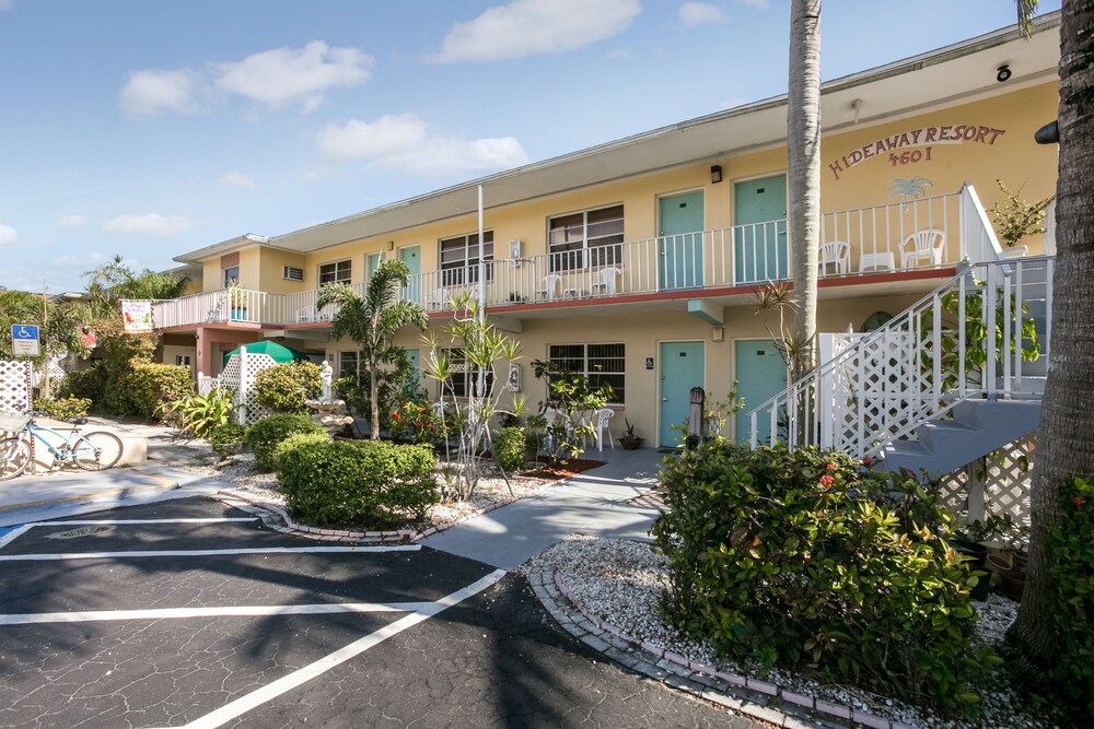 Hideaway Waterfront Resort & Hotel - photo 52