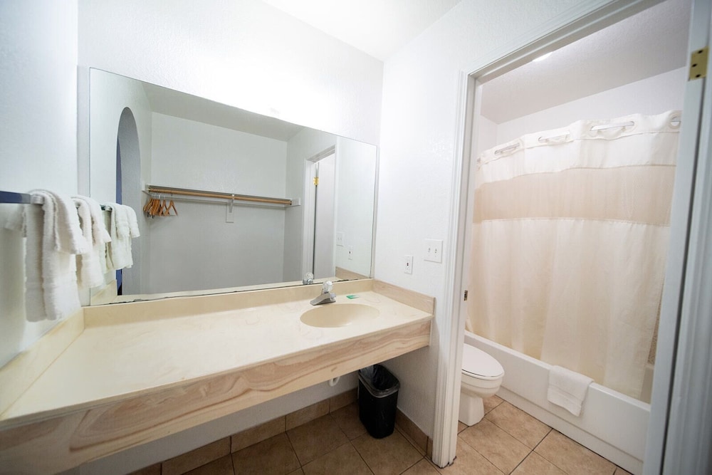 Superior Suites Phoenix Mesa - photo 21