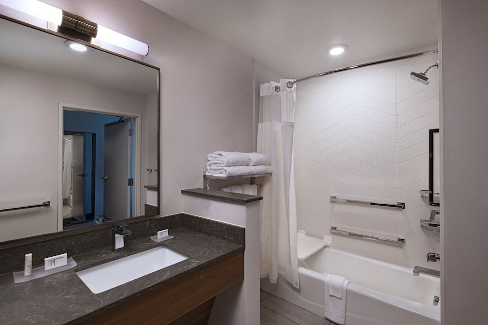 Fairfield Inn & Suites by Marriott Oskaloosa - photo 9