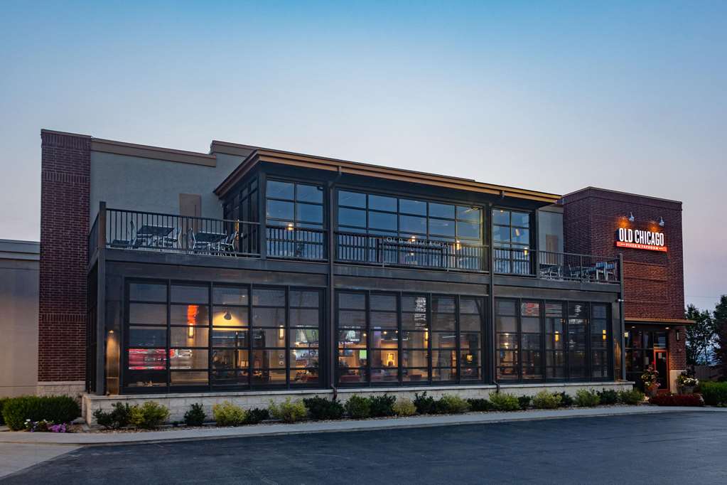 La Quinta Inn & Suites by Wyndham Joplin - photo 11