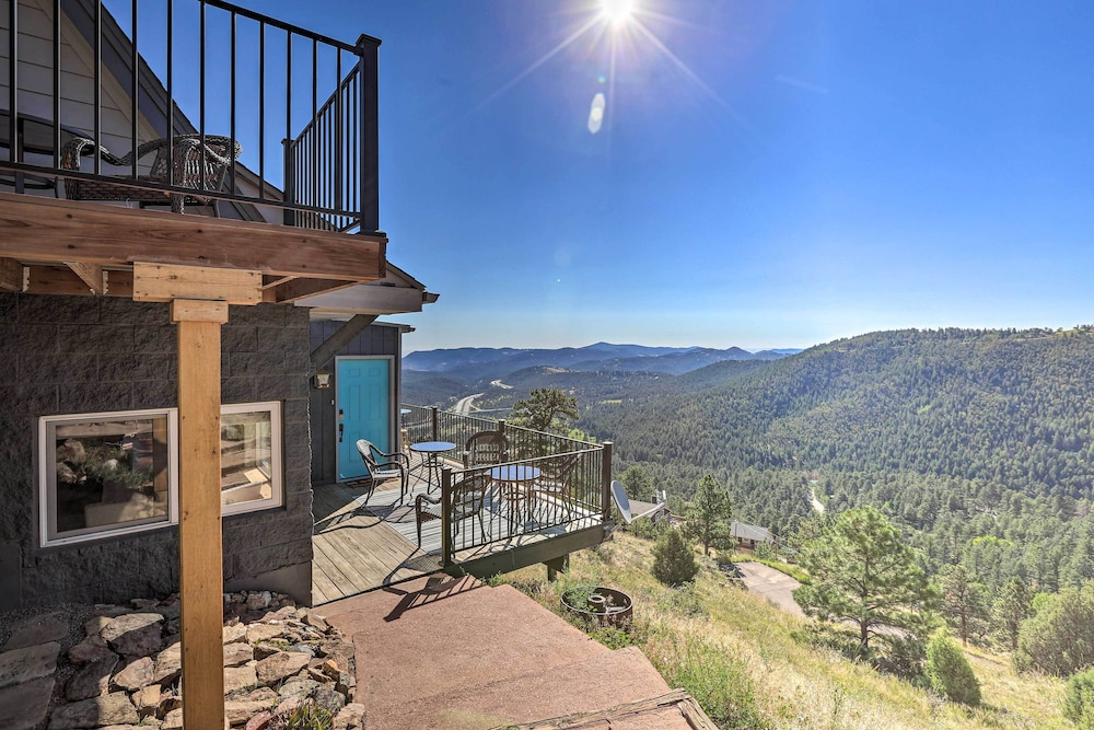 The View at Mountain Retreat By Red Rocks and Golden in Evergreen, United States