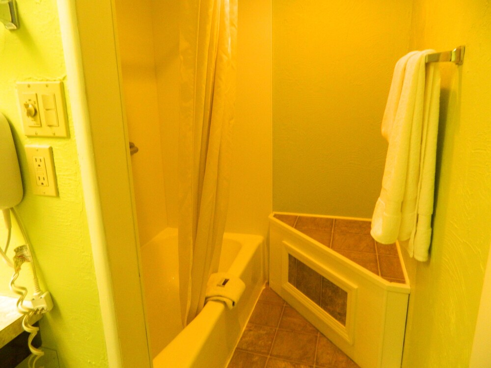 Country Motor Inn - photo 56