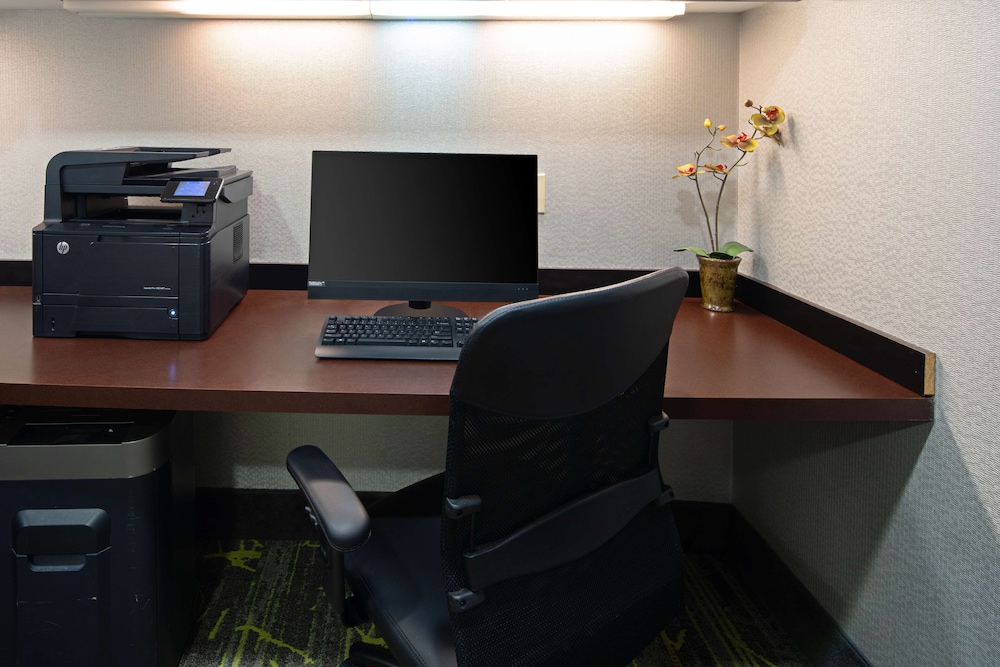 Hampton Inn Visalia - photo 30