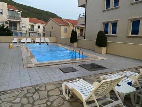 Deluxe Pool Apartment 3 — 4-Star Luxury Hotel in Petrovac Na Moru, Montenegro