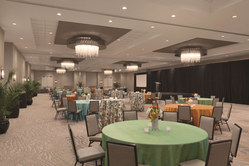 Embassy Suites Oklahoma City Downtown Medical Center - photo 27