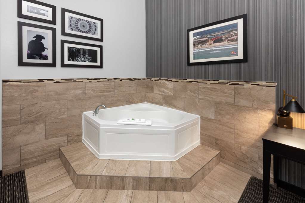 La Quinta Inn & Suites by Wyndham Austin Cedar Park - photo 30