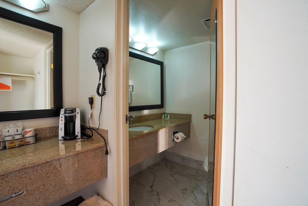 Lake Mead Inn - photo 14