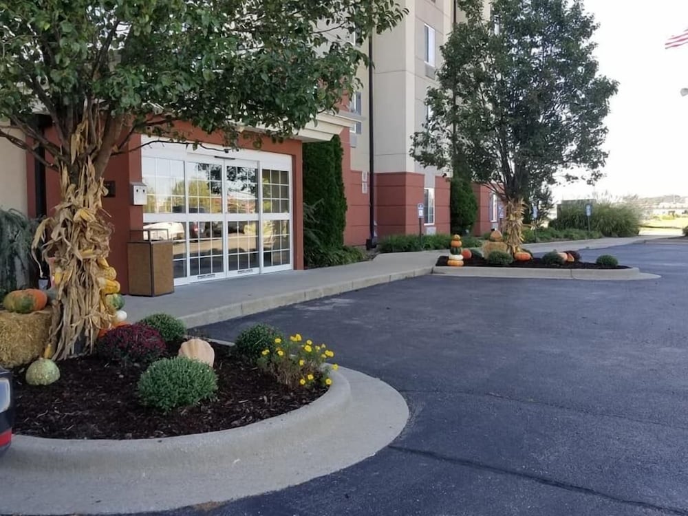 Candlewood Suites Cape Girardeau by IHG - photo 76