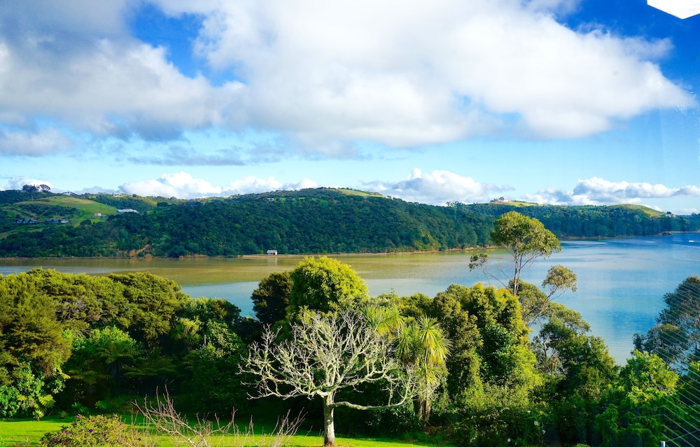 Le Chalet Waiheke Apartments — 4-Star Luxury Hotel in Auckland, New Zealand