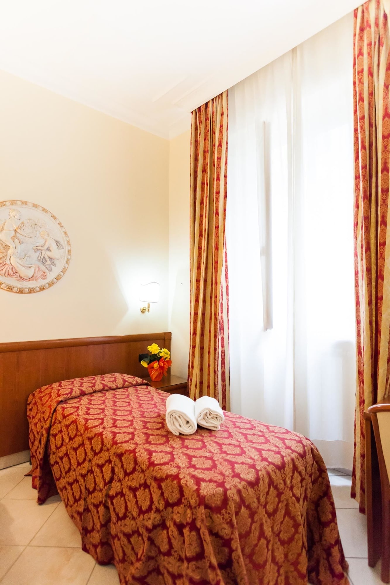 Hotel Suite Caesar - last minute hotel in Rome