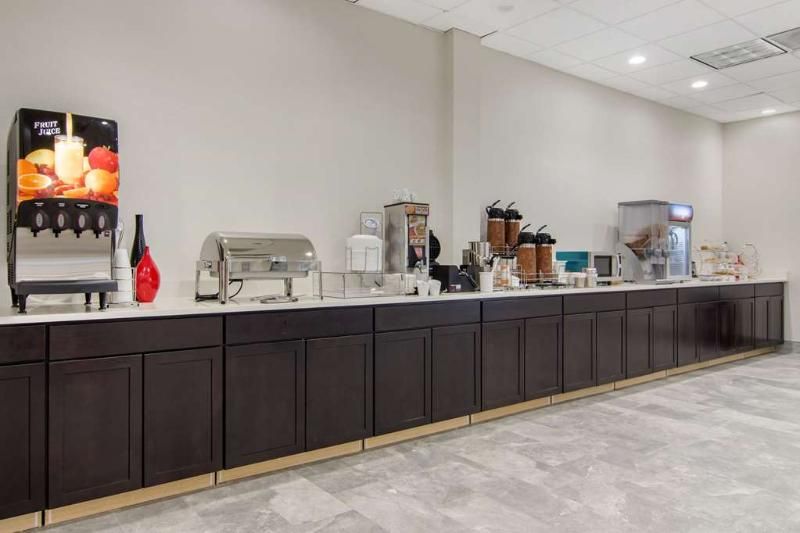 Suburban Extended Stay Hotel - photo 4