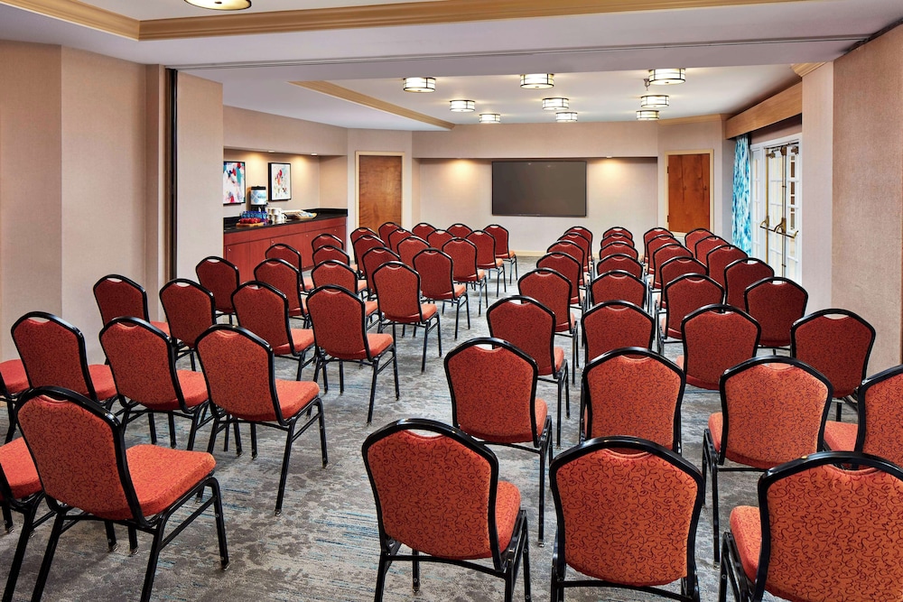 Hilton Garden Inn Valencia Six Flags - photo 24