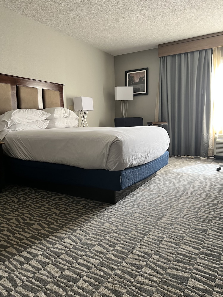 DoubleTree By Hilton Hotel Augusta - photo 18