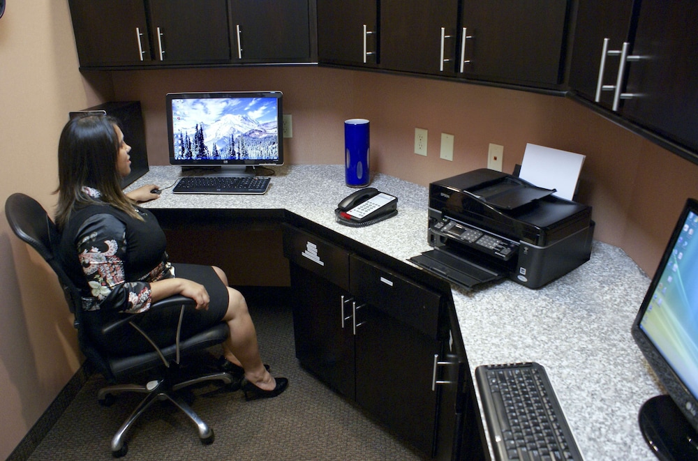 Hampton Inn Orange - photo 23