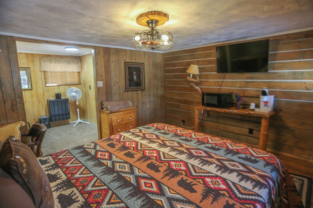 Chinook Winds Motel - photo 57