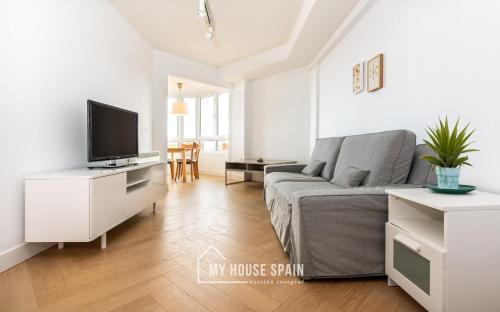 Myhousespain Primera Linea De Playa Con Parking — Gijon